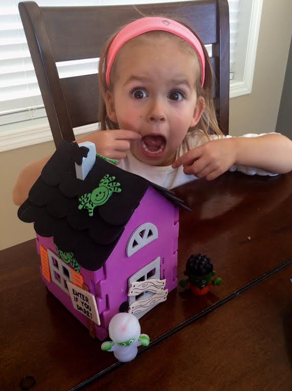 curiosity-box-kids-subscription-october-2016-review-halloween-haunted-house-skeleton-spider-webs-pumpkins-games-crafts-17