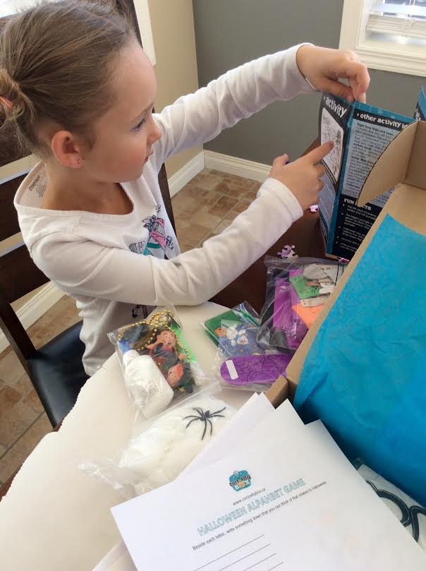curiosity-box-kids-subscription-october-2016-review-halloween-haunted-house-skeleton-spider-webs-pumpkins-games-crafts-4