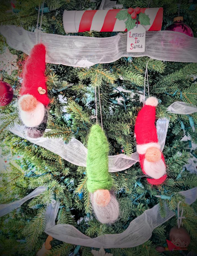 Annie’s Christmas Ornament Kit Club: Hanging with the Gnomies Review + Save 50% OFF