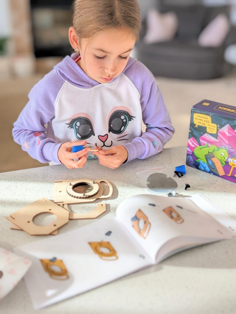 MEL Science - MEL STEM (Kids) The Science of Light aka. Crystal Screen Experiment Review 5