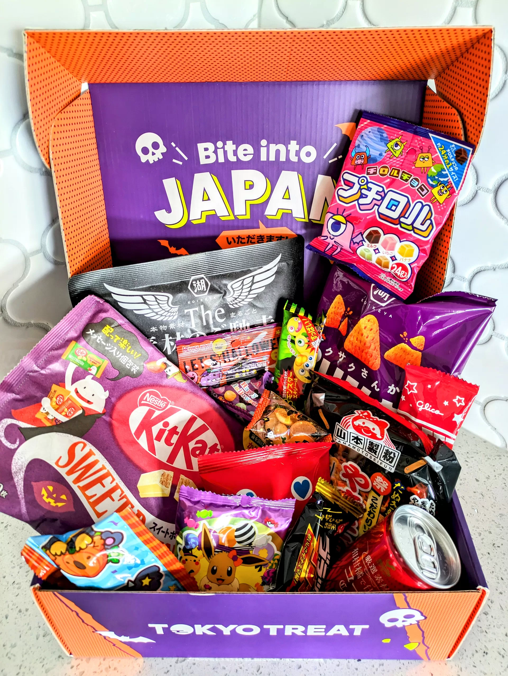 TokyoTreat October 2023 Halloween SnackHaul Box Review 2