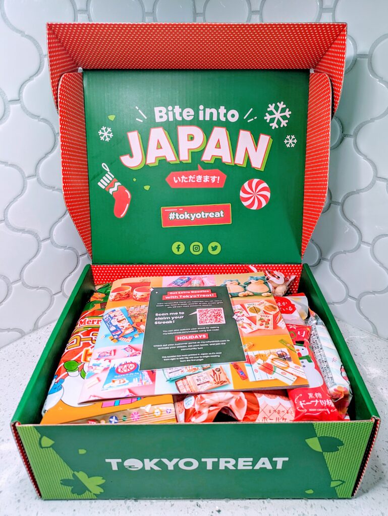 TokyoTreat December 2023 Snacktacular Christmas Box Review 1