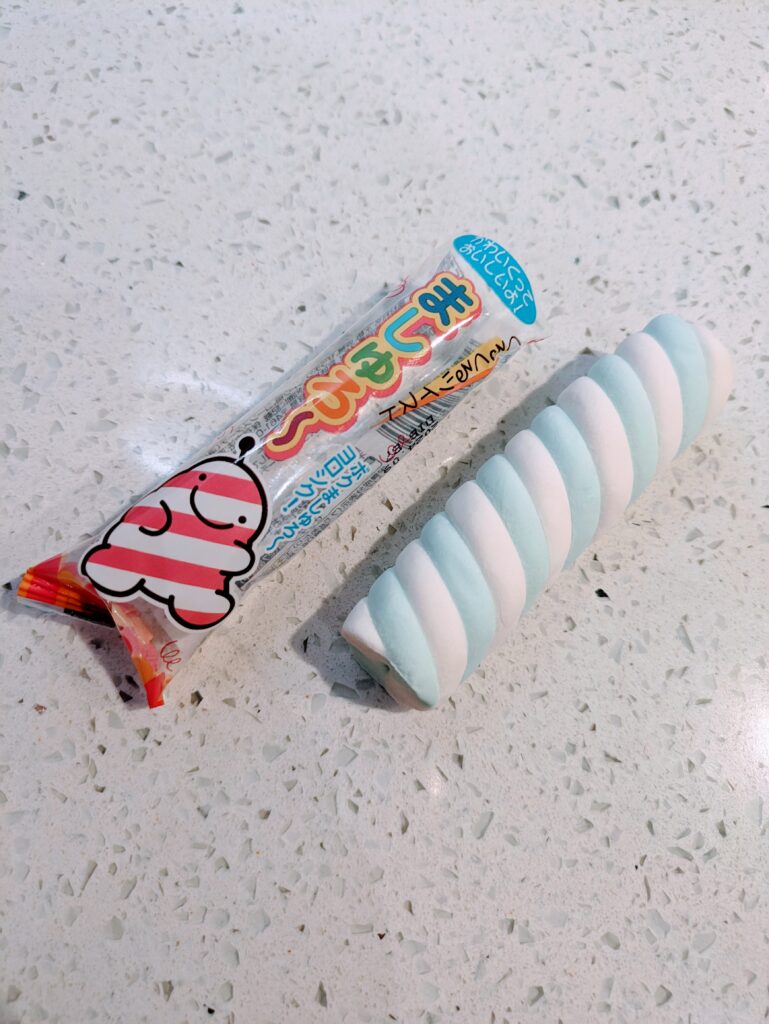 TokyoTreat December 2023 Snacktacular Christmas Box Review 10