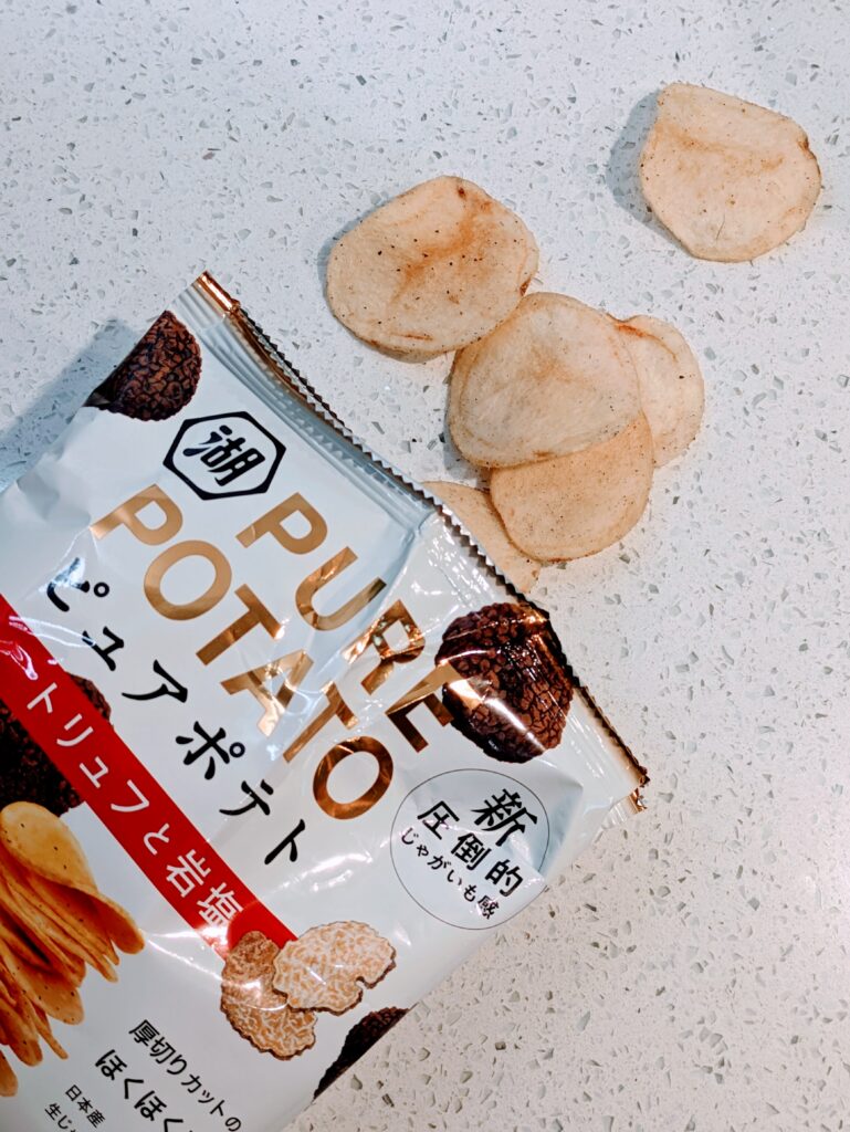 TokyoTreat December 2023 Snacktacular Christmas Box Review 7