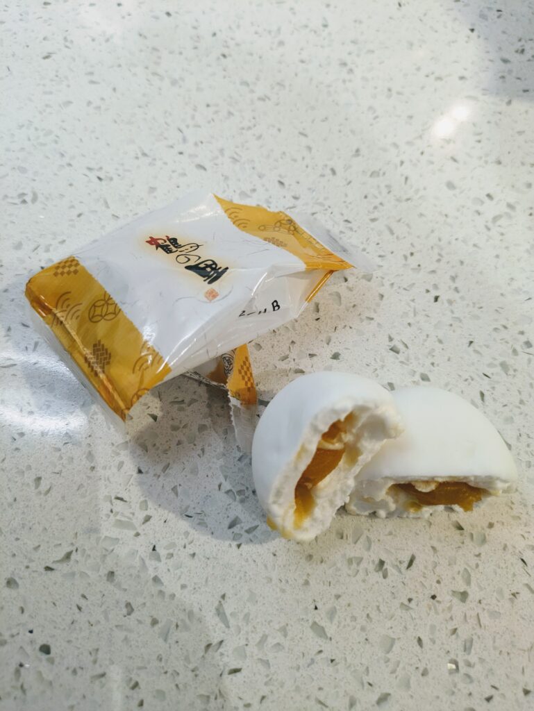 TokyoTreat December 2023 Snacktacular Christmas Box Review 9